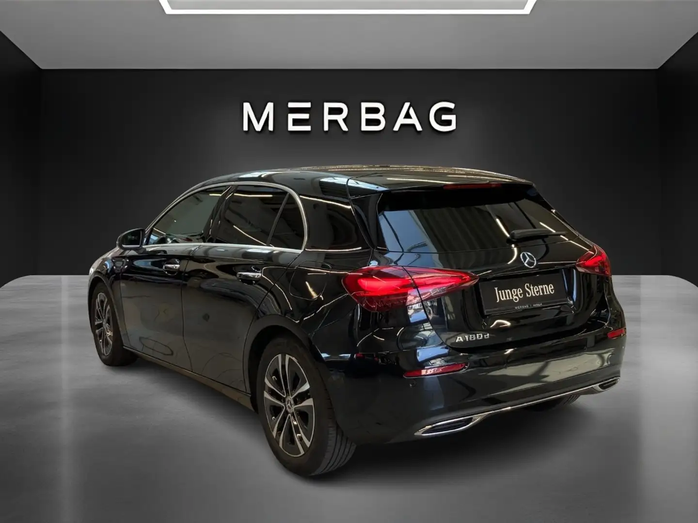 Mercedes-Benz A 180 d Ö-Edition Progressive Line Facelift Schwarz - 2