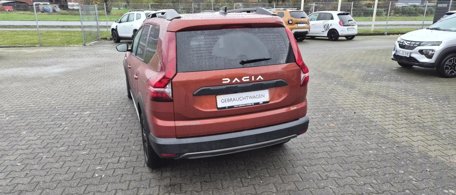 Dacia Jogger Jogger 1.0 TCe ECO-G Extreme+ (EURO 6d) Braun - 2