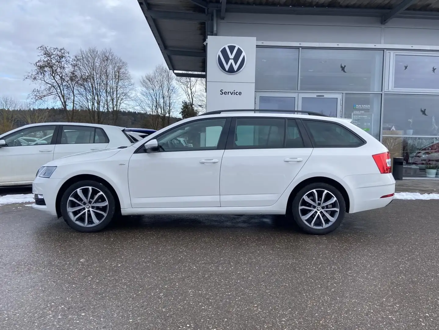 Skoda Octavia Combi 1.6 TDI TOUR AHK+ACC+SMART-LINK+NA Weiß - 2