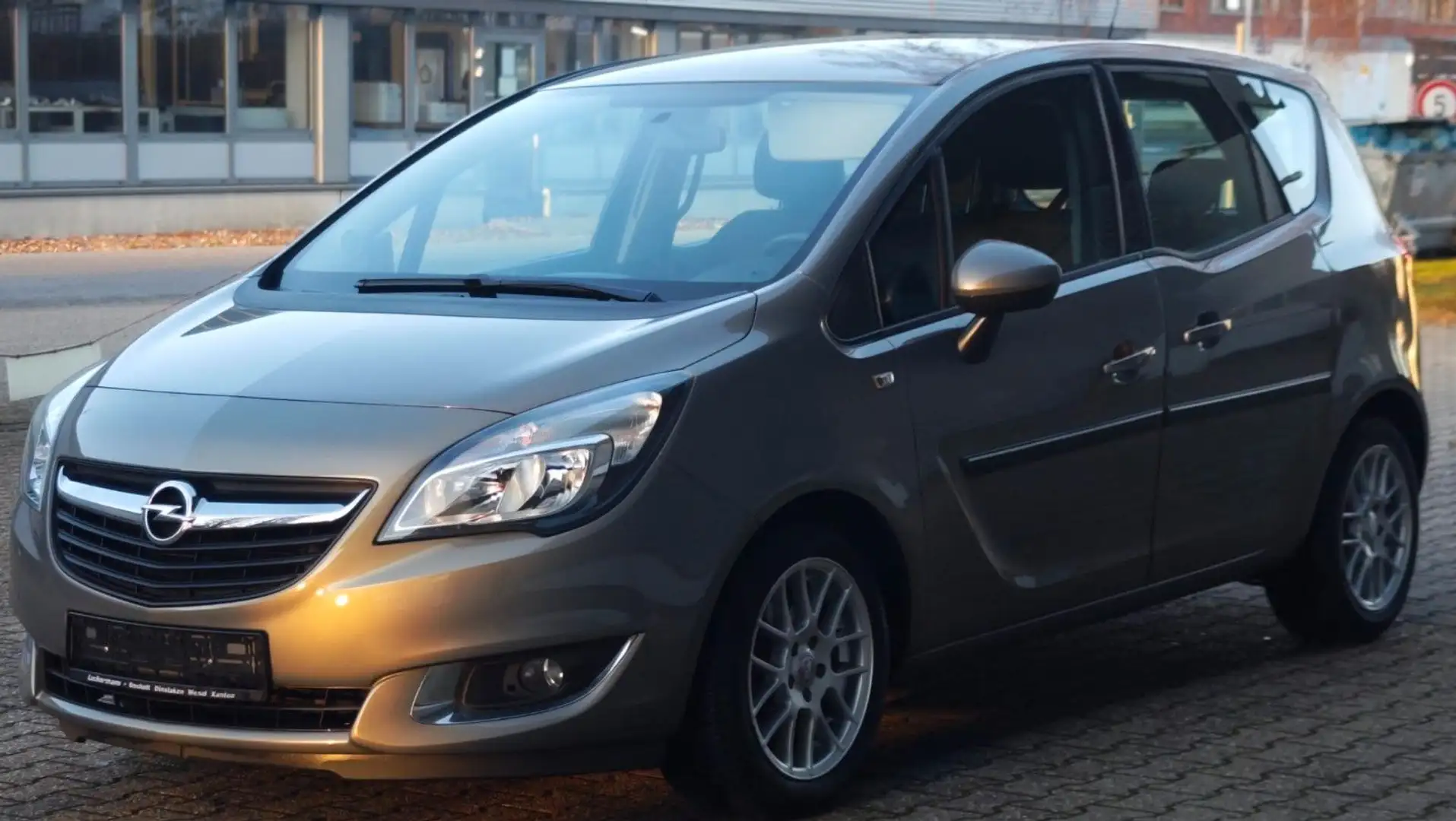 Opel Meriva B Edition AUTOMATIK/TÜV-NEU//SHZ/LHZ/PDC Grau - 2