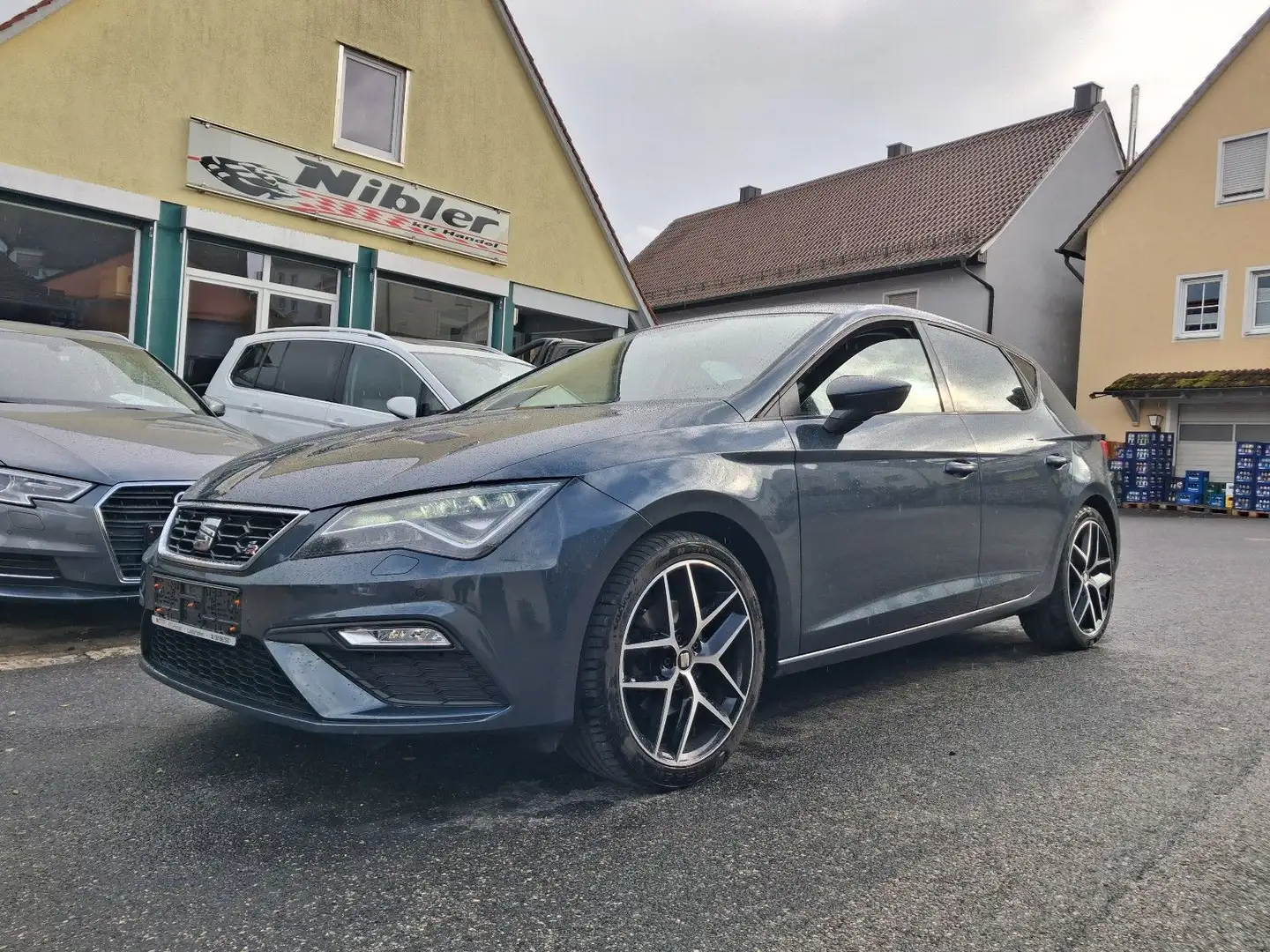 SEAT Leon 1.5 TSI FR LED+KAMERA+NAVI+BLUET.+SITZHZ. Grau - 1
