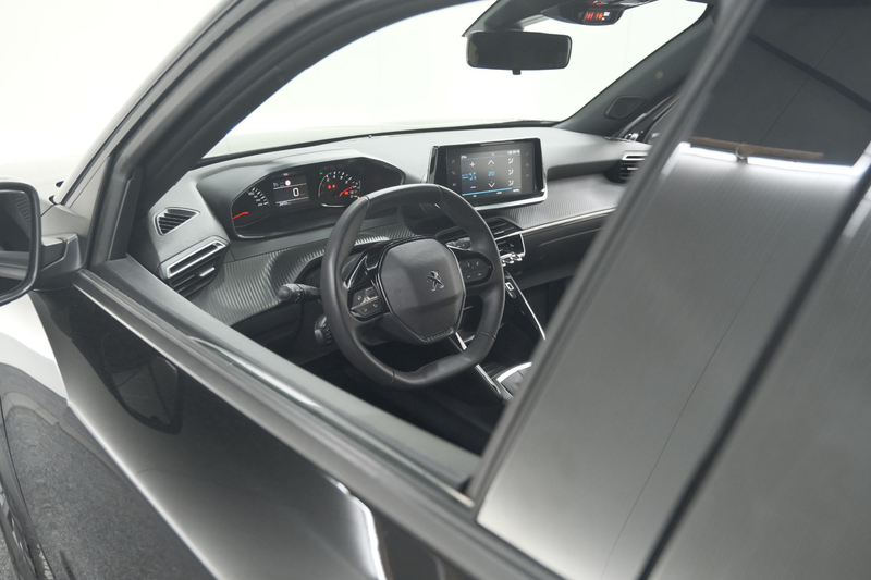 Peugeot 2008 PureTech 130 Active | Camera | Apple Carplay | Par — photo 2