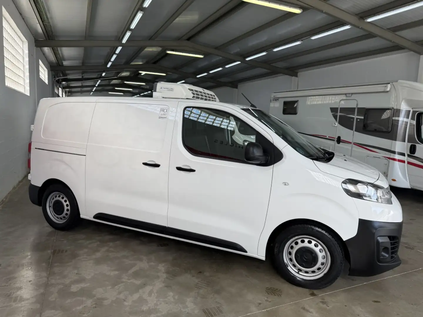 Citroen Jumpy Fg. BlueHDI Talla M S&S Control 100 Blanco - 2