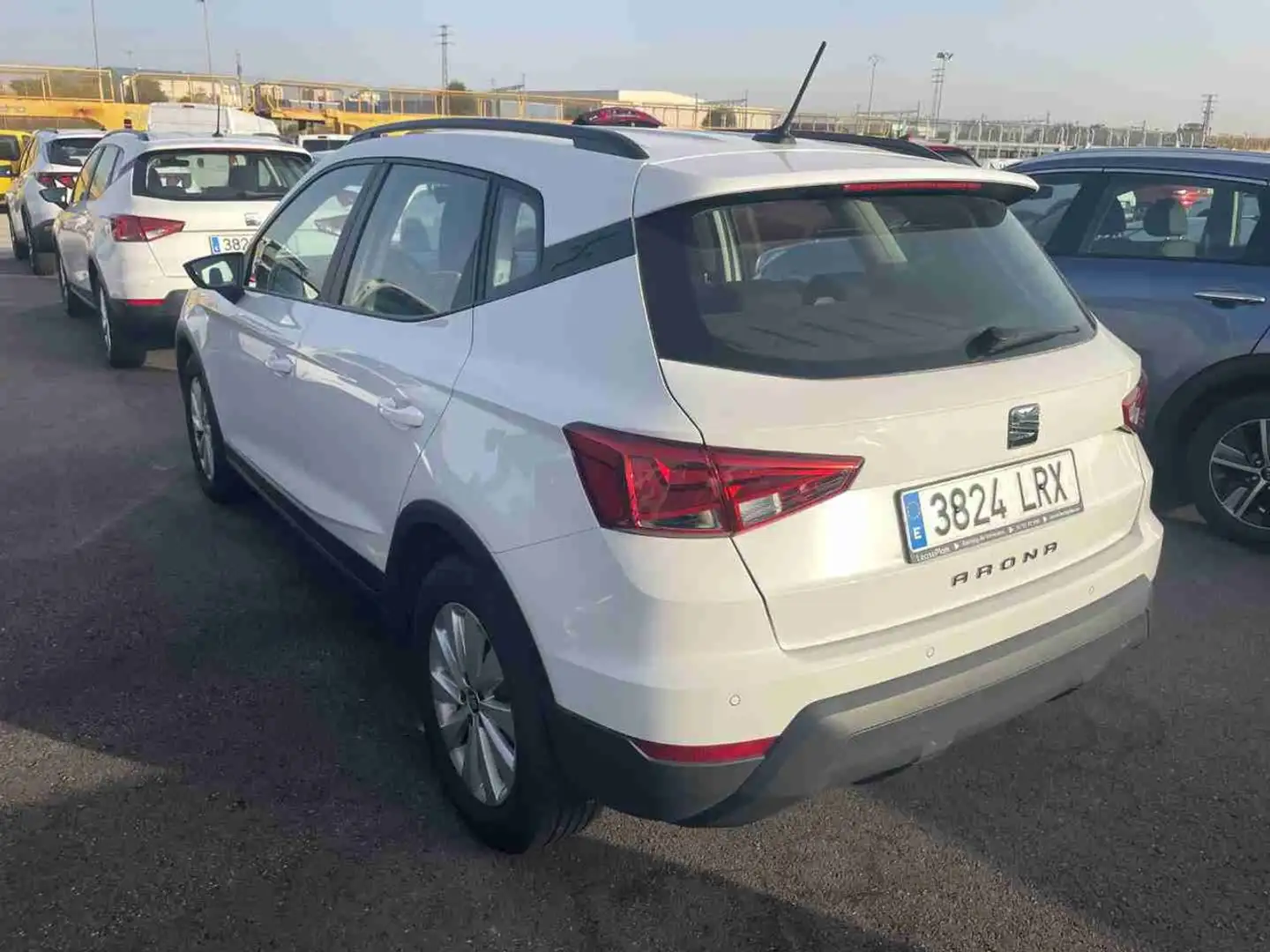 SEAT Arona 1.0 TSI 81kW (110CV) Style Go2 Blanco - 2