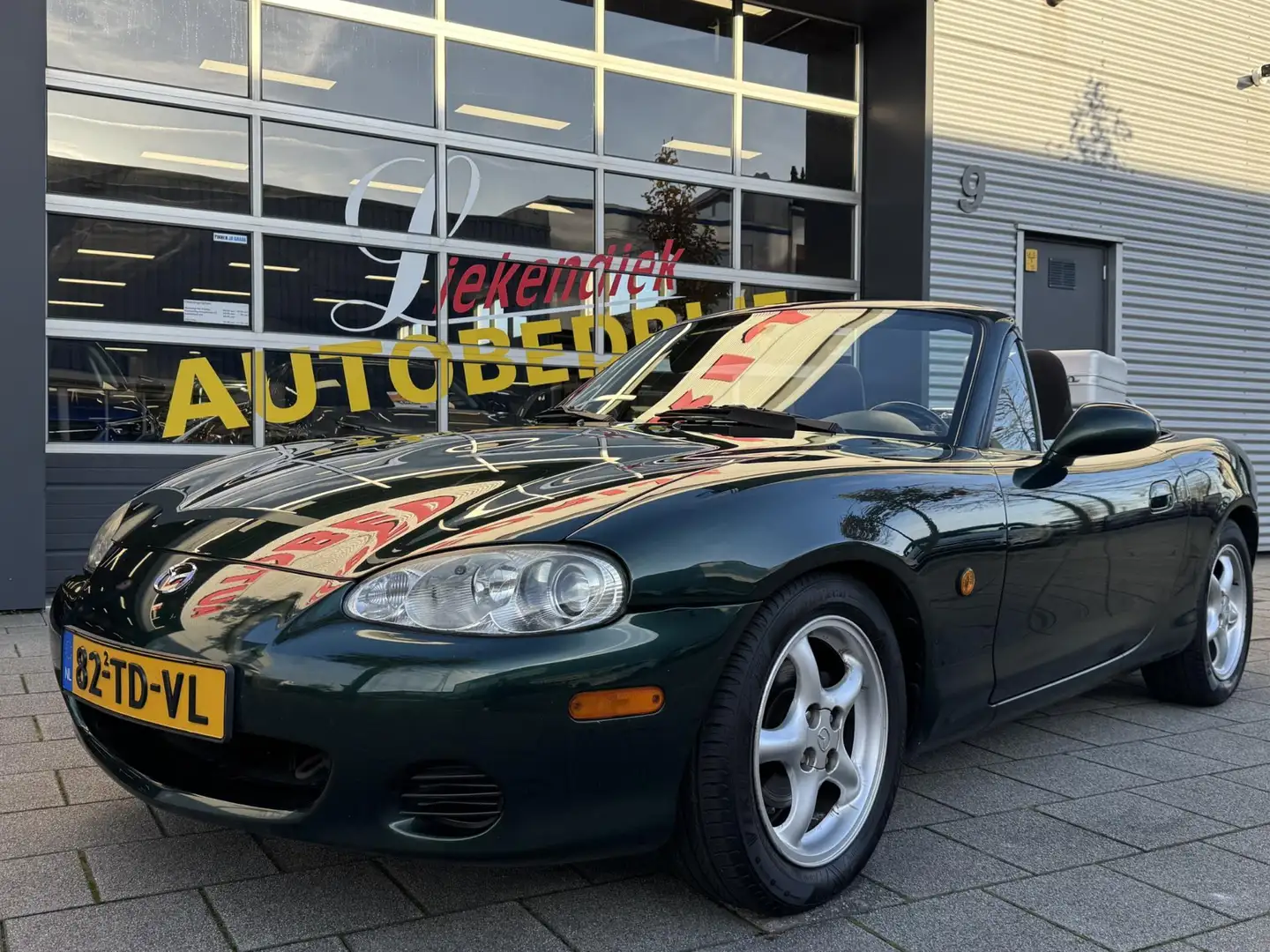 Mazda MX-5 1.6i Exclusive - Cabrio - Jongtimer Vert - 1