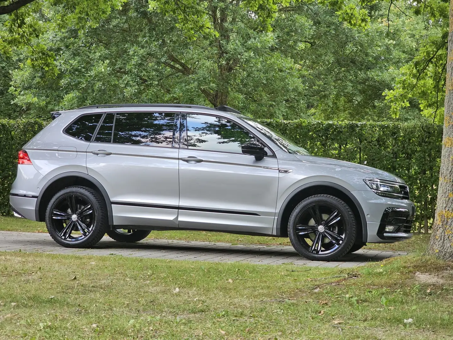 Volkswagen Tiguan Allspace 1.5 TSI R LINE | 7 ZITPLAATSEN | FULL OPTION Gris - 2