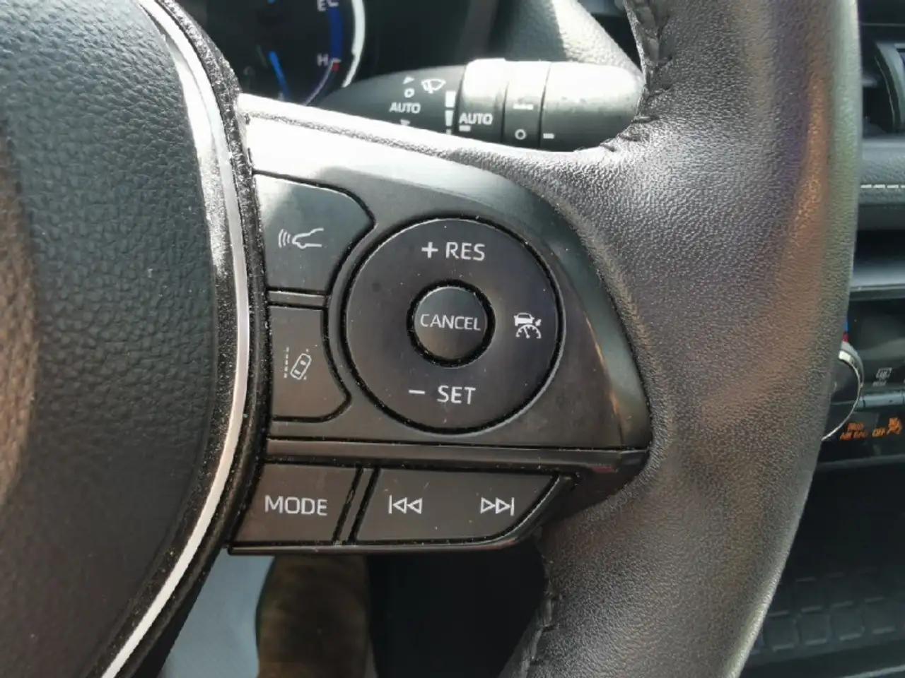 Toyota RAV 4 снимка Toyota RAV 4