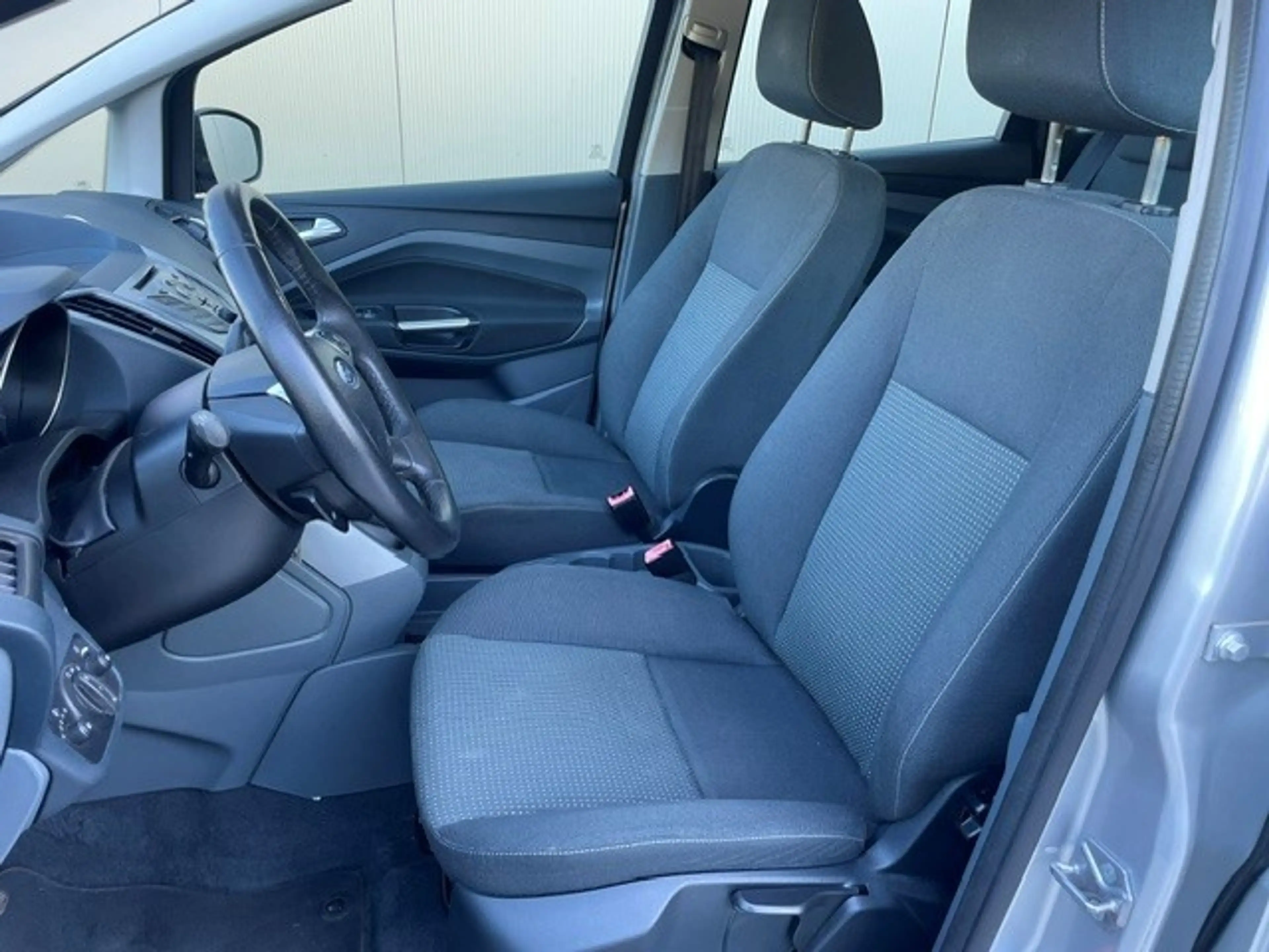 Ford C-Max 1.6 TI-VCT 105pk Trend — photo 14