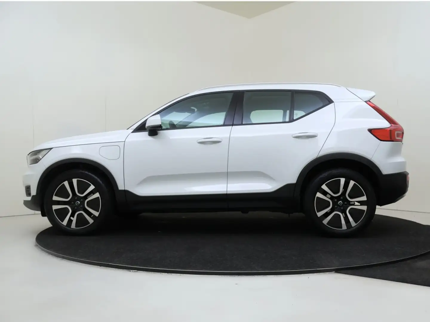 Volvo XC40 T5 Twin Engine Momentum Pro | Trekhaak | Dodehoekd Blanc - 2