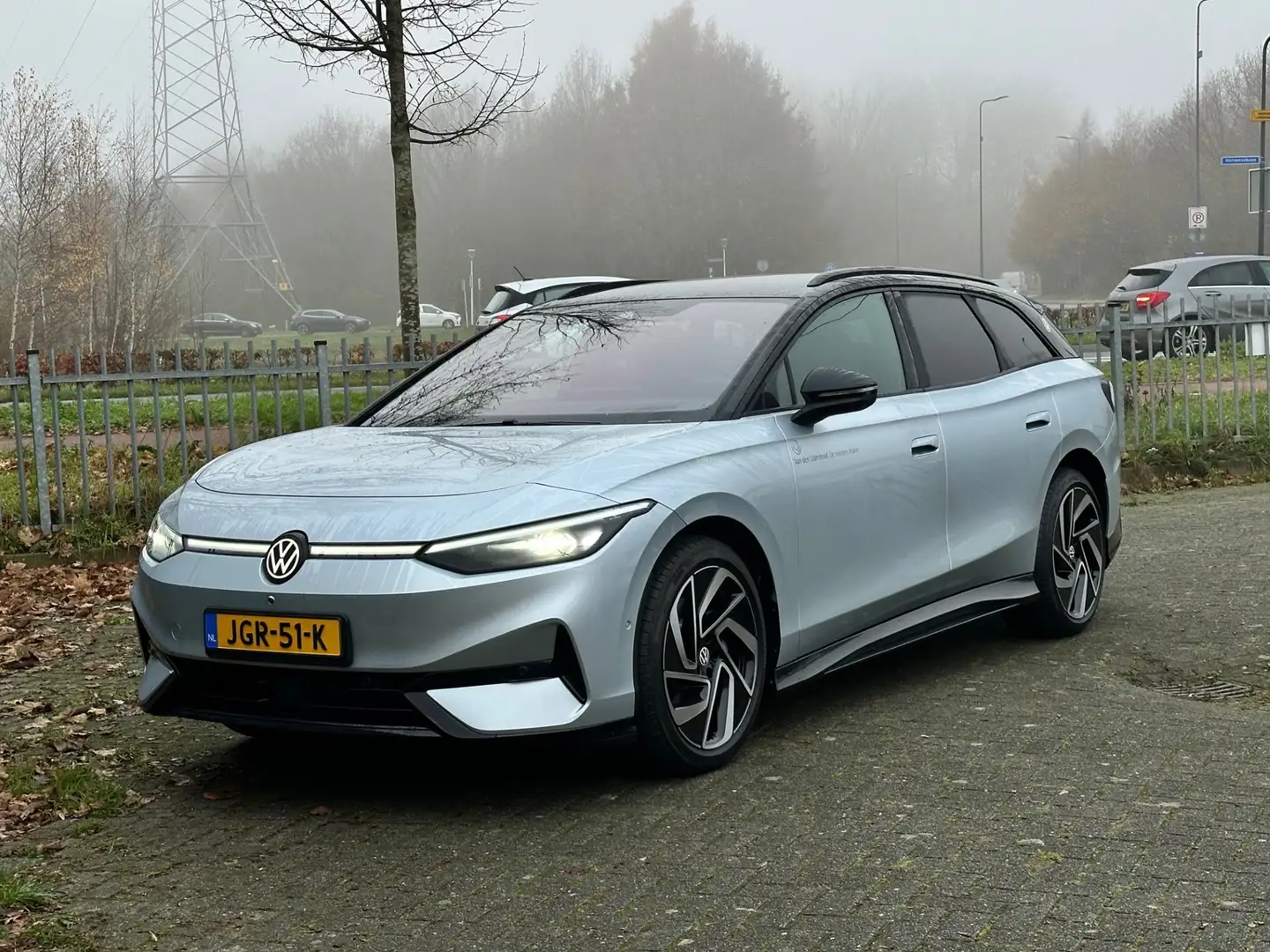 Volkswagen ID.7 Tourer Pro Business 77 kWh 286pk / Demonstratieaut Gris - 2