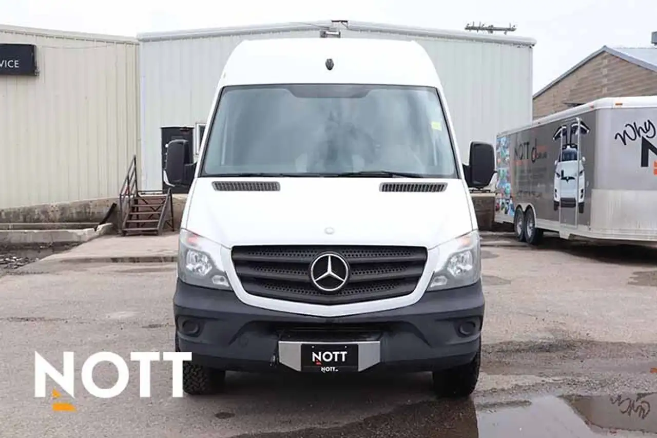 Mercedes-Benz Sprinter снимка Mercedes-Benz Sprinter