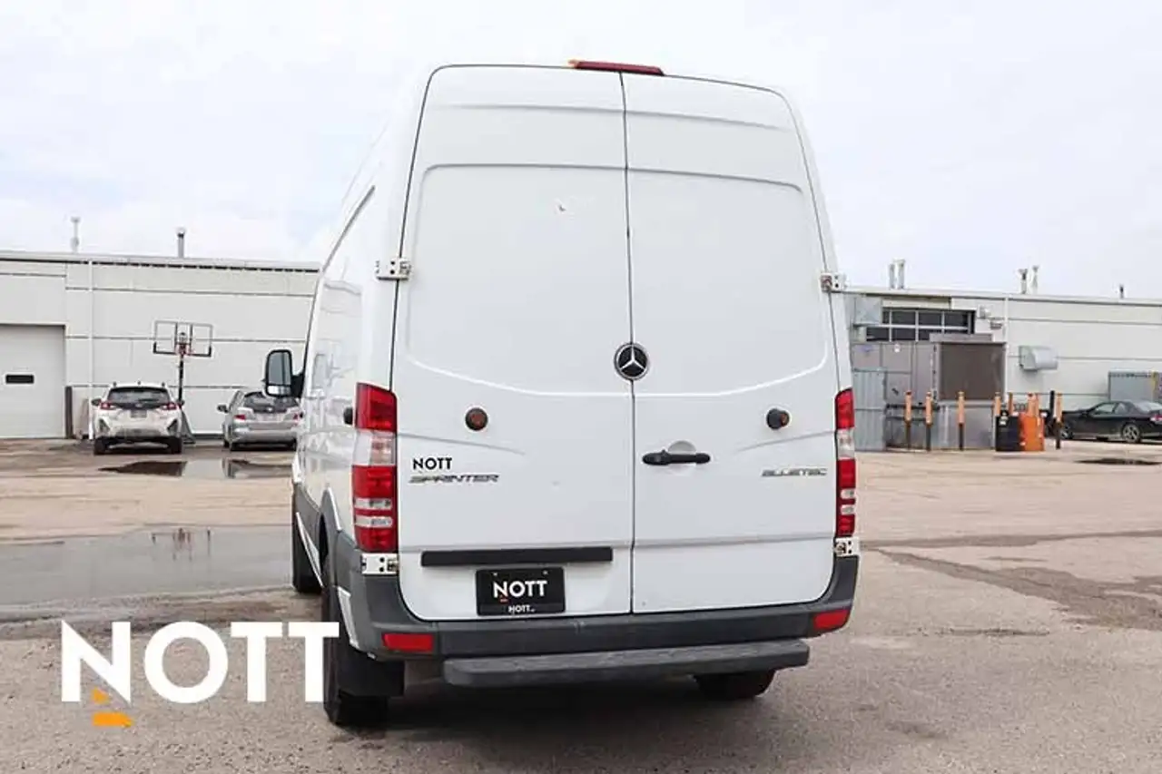 Mercedes-Benz Sprinter снимка Mercedes-Benz Sprinter