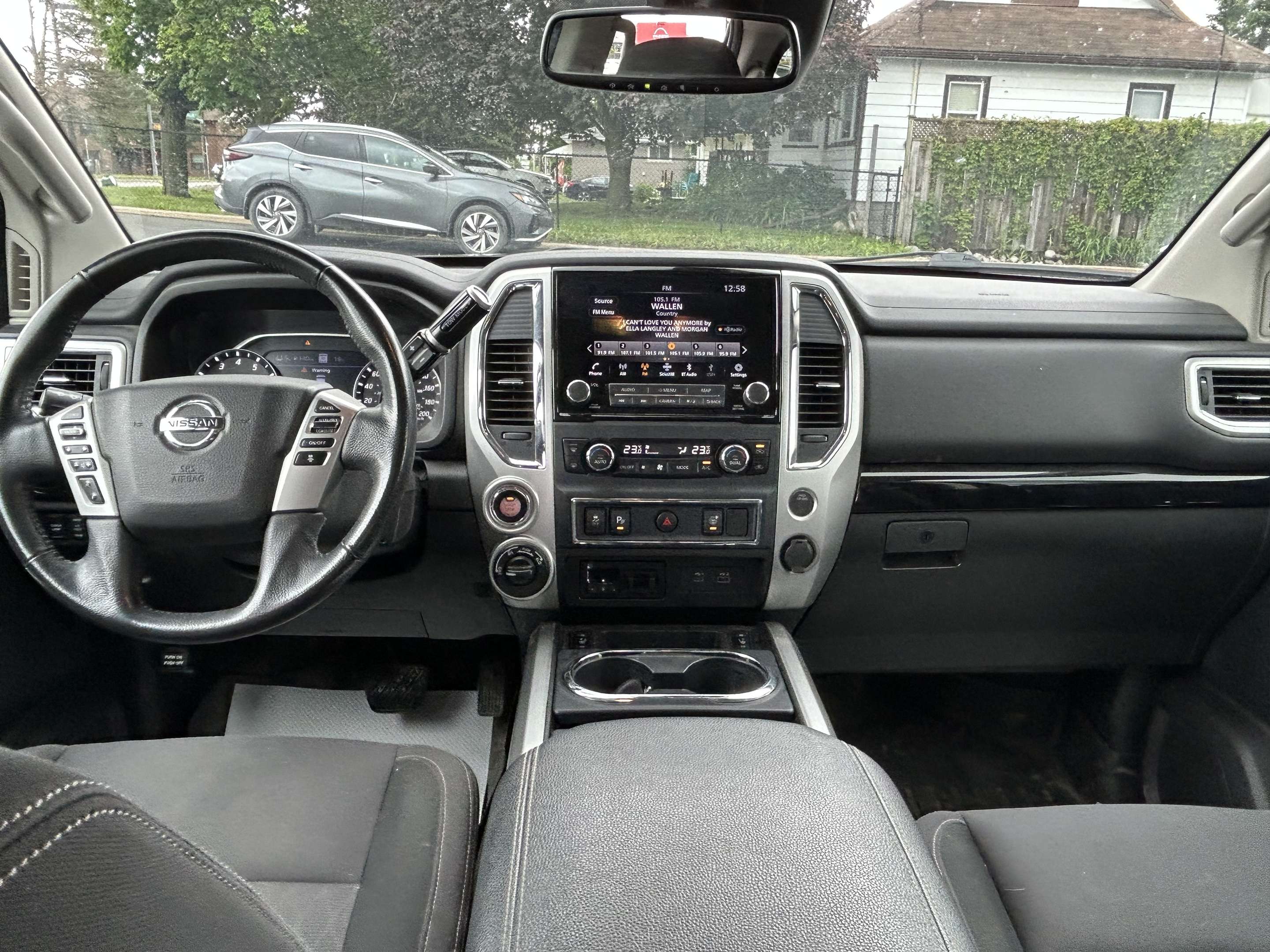 2021 Nissan Titan SV w/4X4/Navi/RemoteStrt/AdptvCruise/CarPlay/SXM — снимка 1