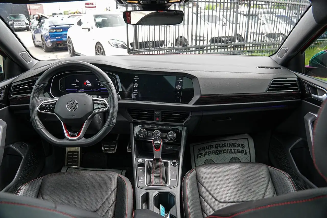 Volkswagen Jetta снимка Volkswagen Jetta