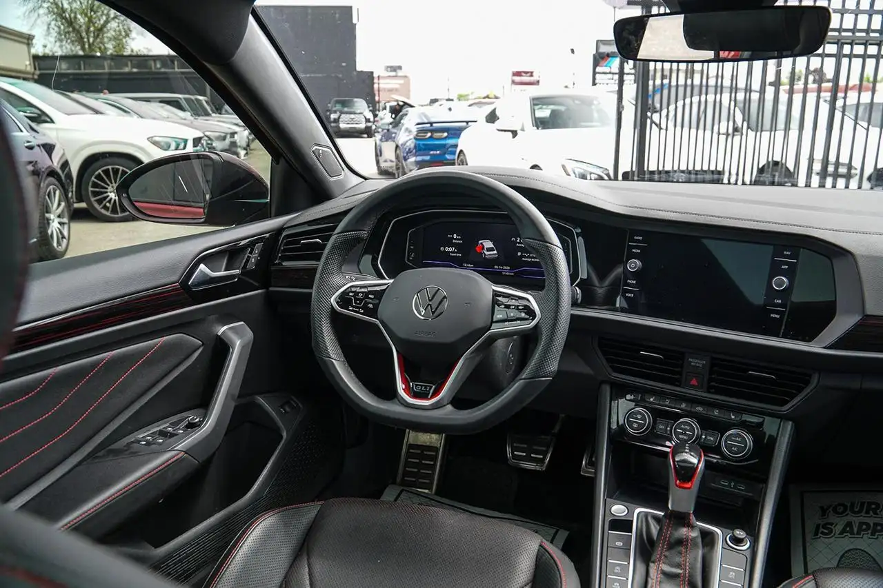 Volkswagen Jetta снимка Volkswagen Jetta