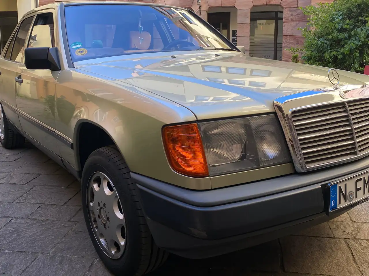 Mercedes-Benz 230 E, foto 6