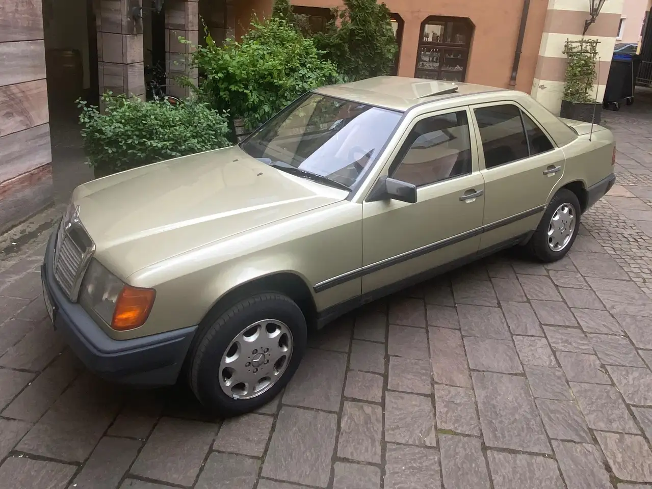 Mercedes-Benz 230 E, foto 12