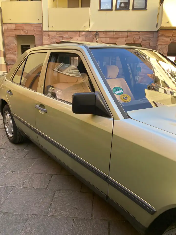 Mercedes-Benz 230 E, foto 7