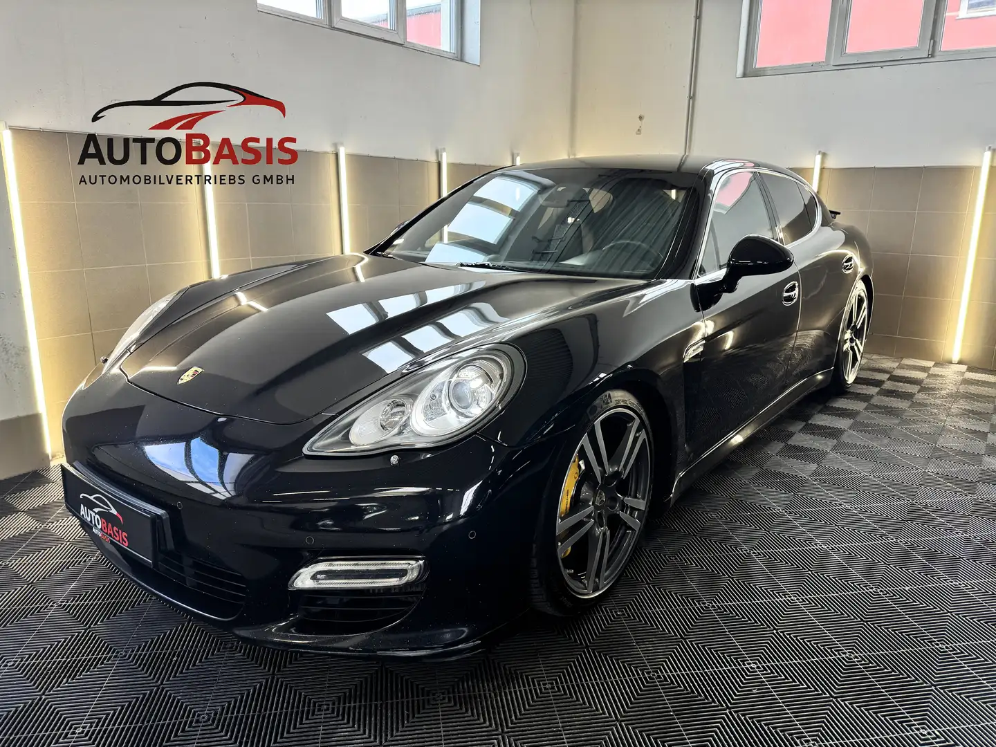 Porsche Panamera Turbo PDK 1.Besitz/Keramik/Chrono/Burmester/Nappa Schwarz - 1