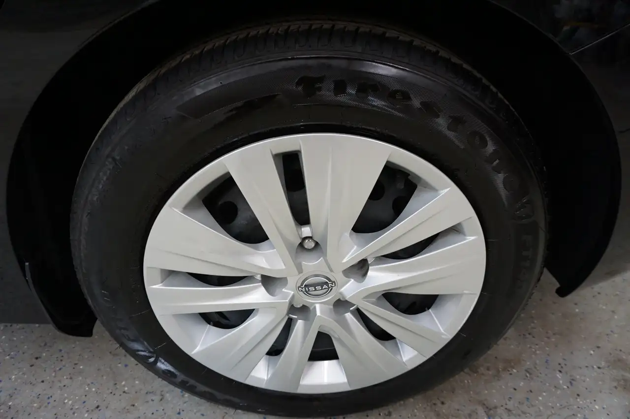 Nissan Sentra снимка Nissan Sentra