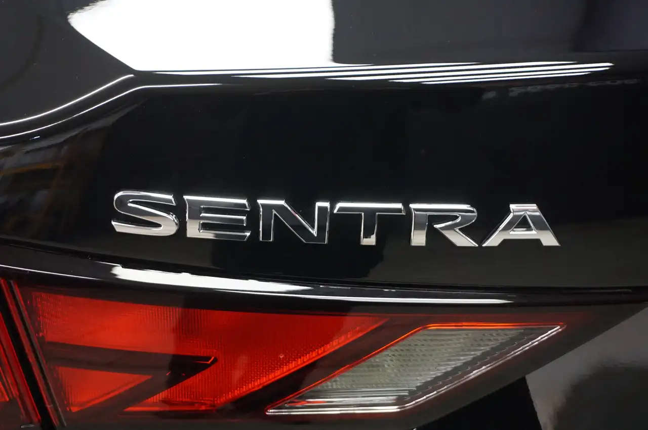 Nissan Sentra снимка Nissan Sentra