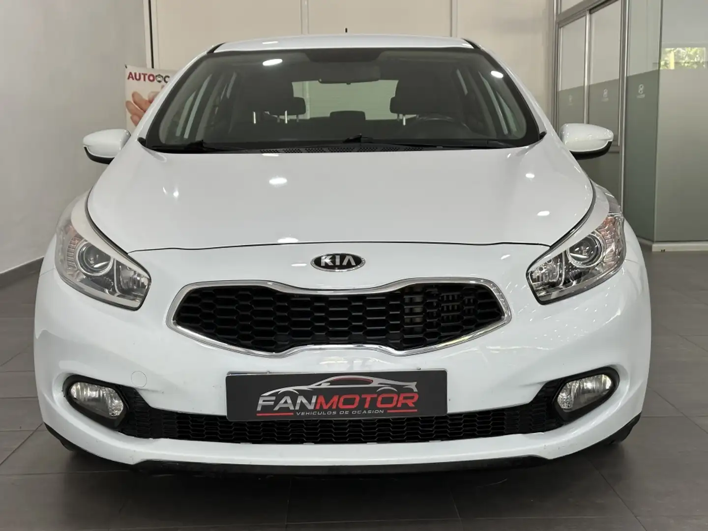 Kia Ceed / cee'd 1.4CRDi Maracaná Weiß - 2