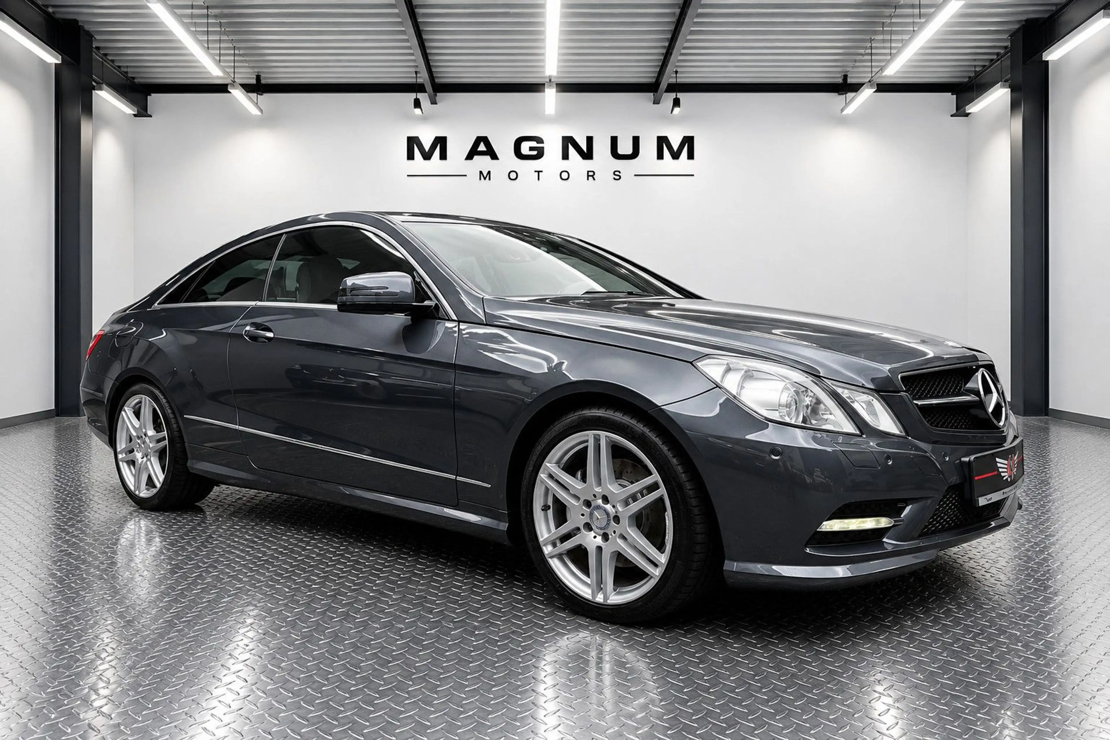 Mercedes-Benz E 250 E250 CGI A M G *Aut.*Leder*Bi-Xenon*PDC* — photo 3