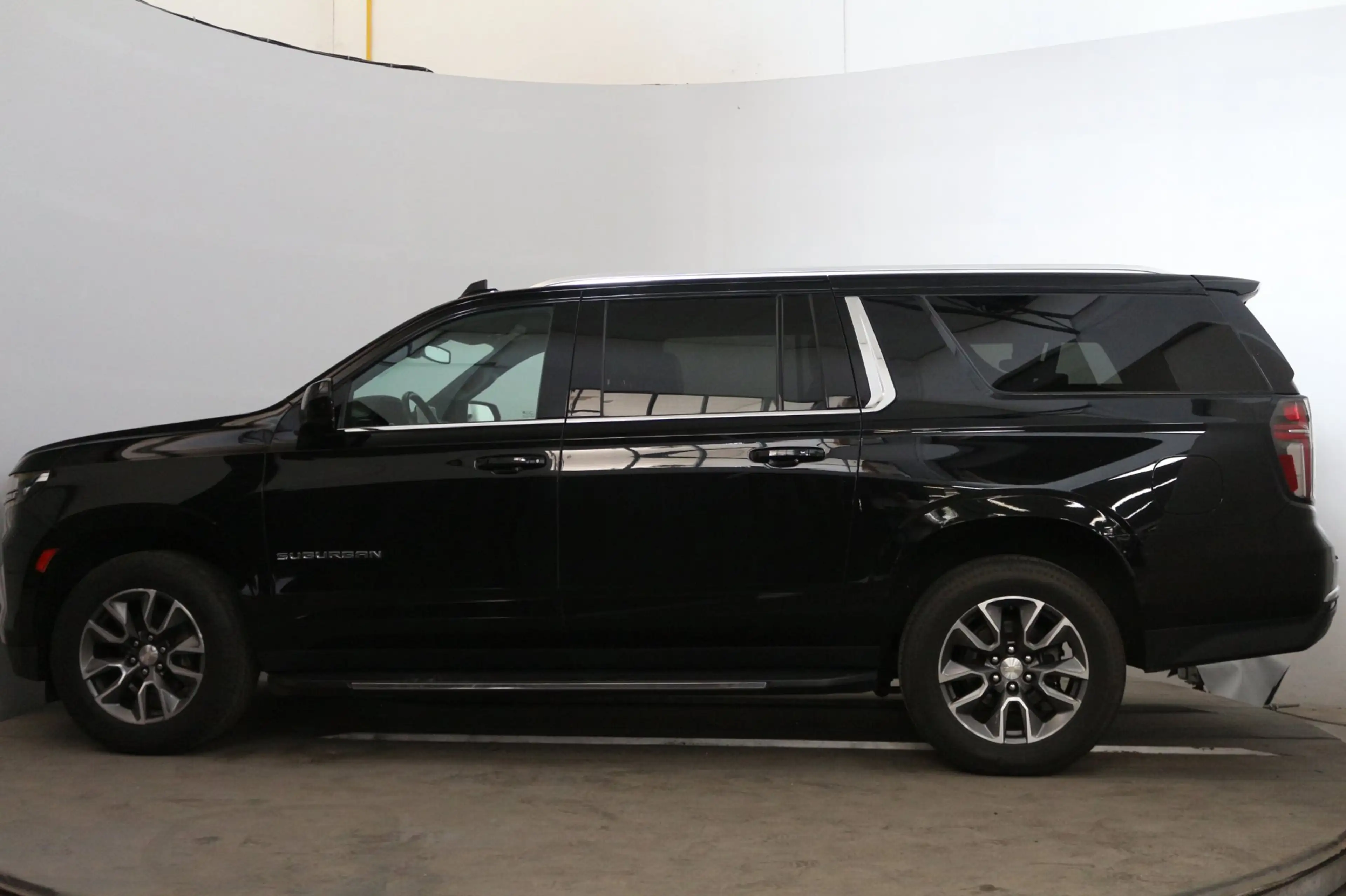 Chevrolet Suburban USA NIEUW MODEL , AMERIKAANSE TITEL, INVOER BETAAL — photo 14