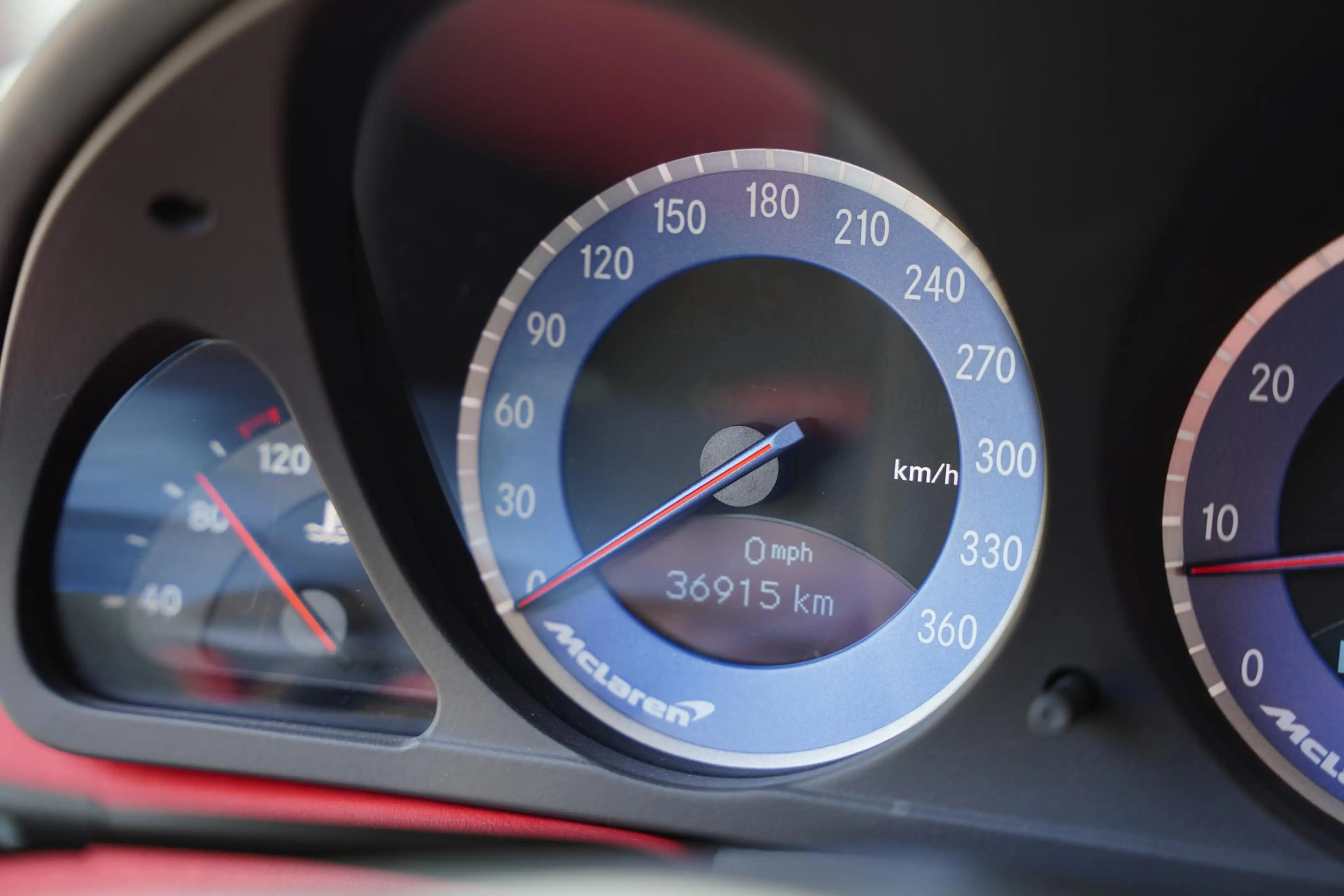 Mercedes-Benz SLR 5.4 V8 McLaren — photo 8