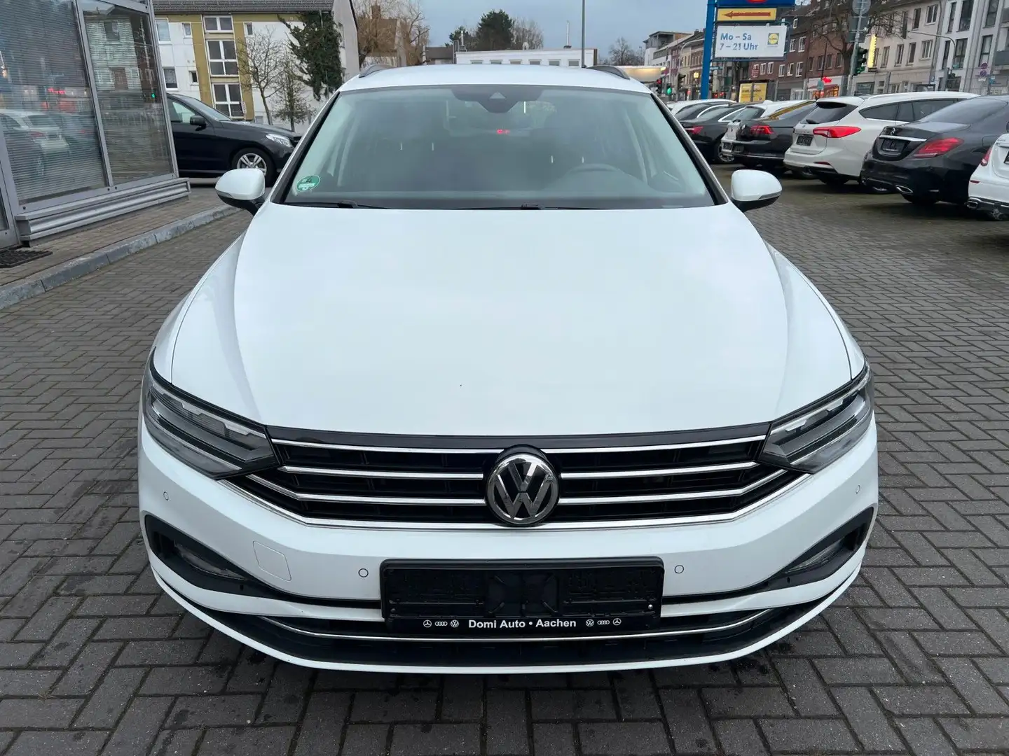 Volkswagen Passat Variant 2.0 TDI Business/Leder/190PS Wit - 2