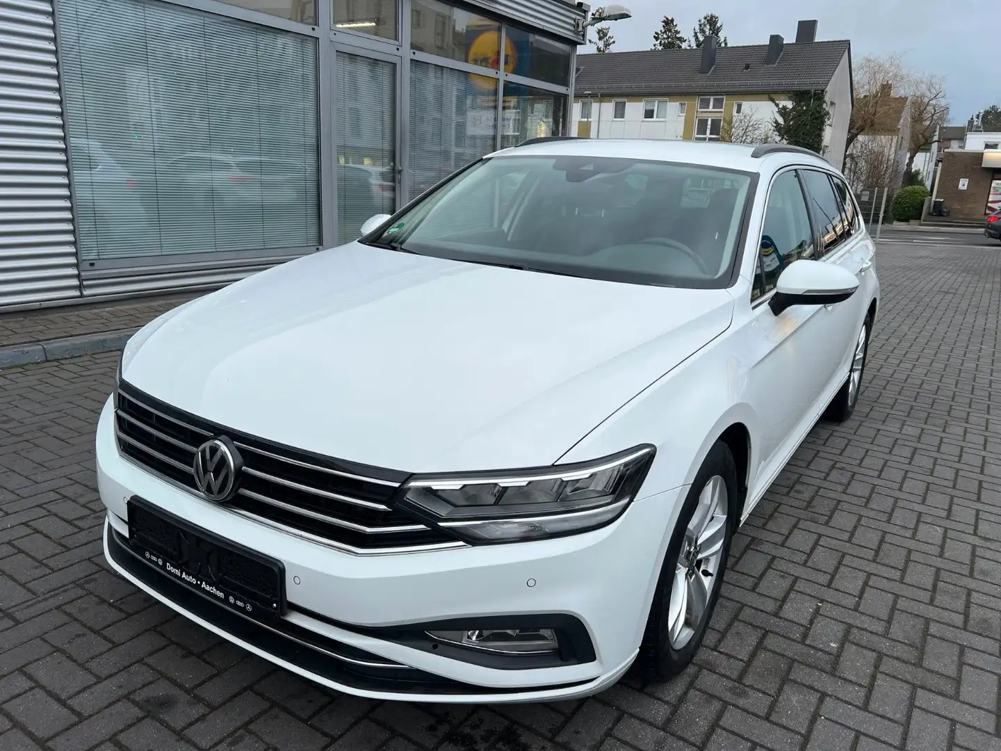 Volkswagen Passat Variant 2.0 TDI Business/Leder/190PS Wit - 1