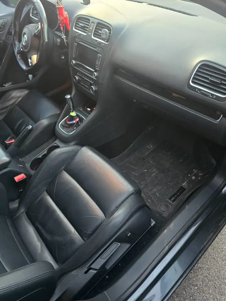 Volkswagen Golf GTI снимка Volkswagen Golf GTI