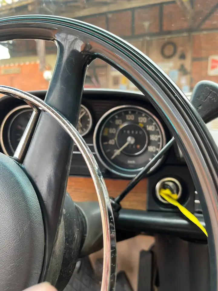 Mercedes-Benz 200 W115, foto 12