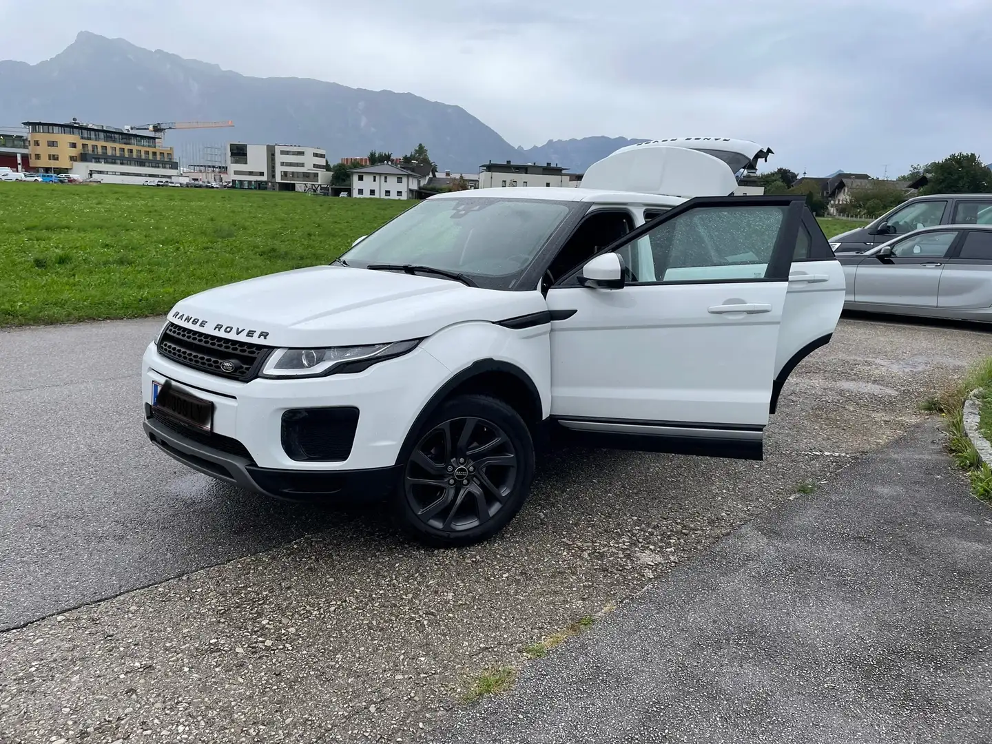 Land Rover Range Rover Evoque Range Rover Evoque Pure 2,0 eD4 e-Capability Pure Weiß - 2