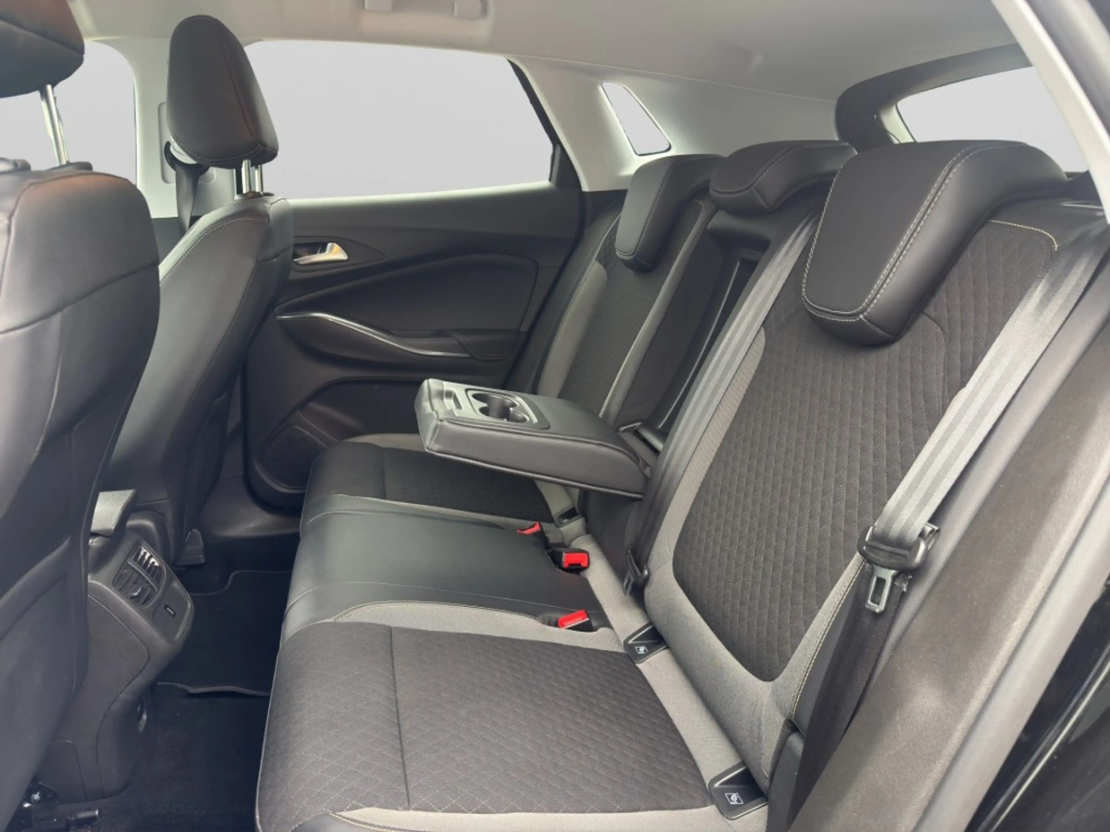 Opel Grandland X 1.2 TURBO INNOVATION,Trekhaak, Carplay, Camera — photo 13