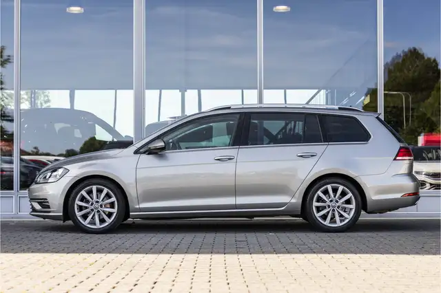 Volkswagen Golf view 5