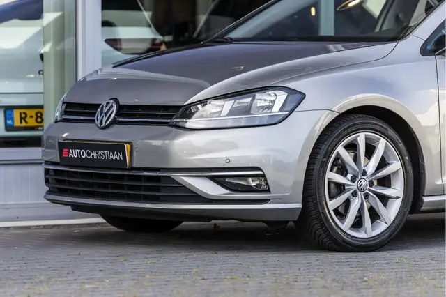 Volkswagen Golf view 14