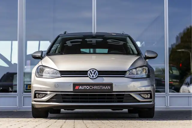 Volkswagen Golf view 3