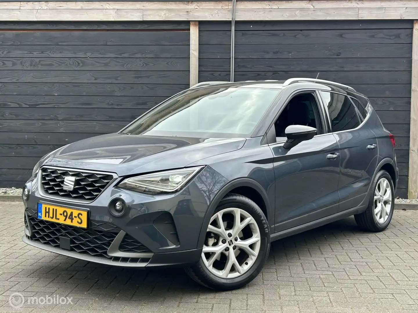 SEAT Arona 1.0 TSI FR Business Connect 8.531 KM!!! / clima / Grijs - 1