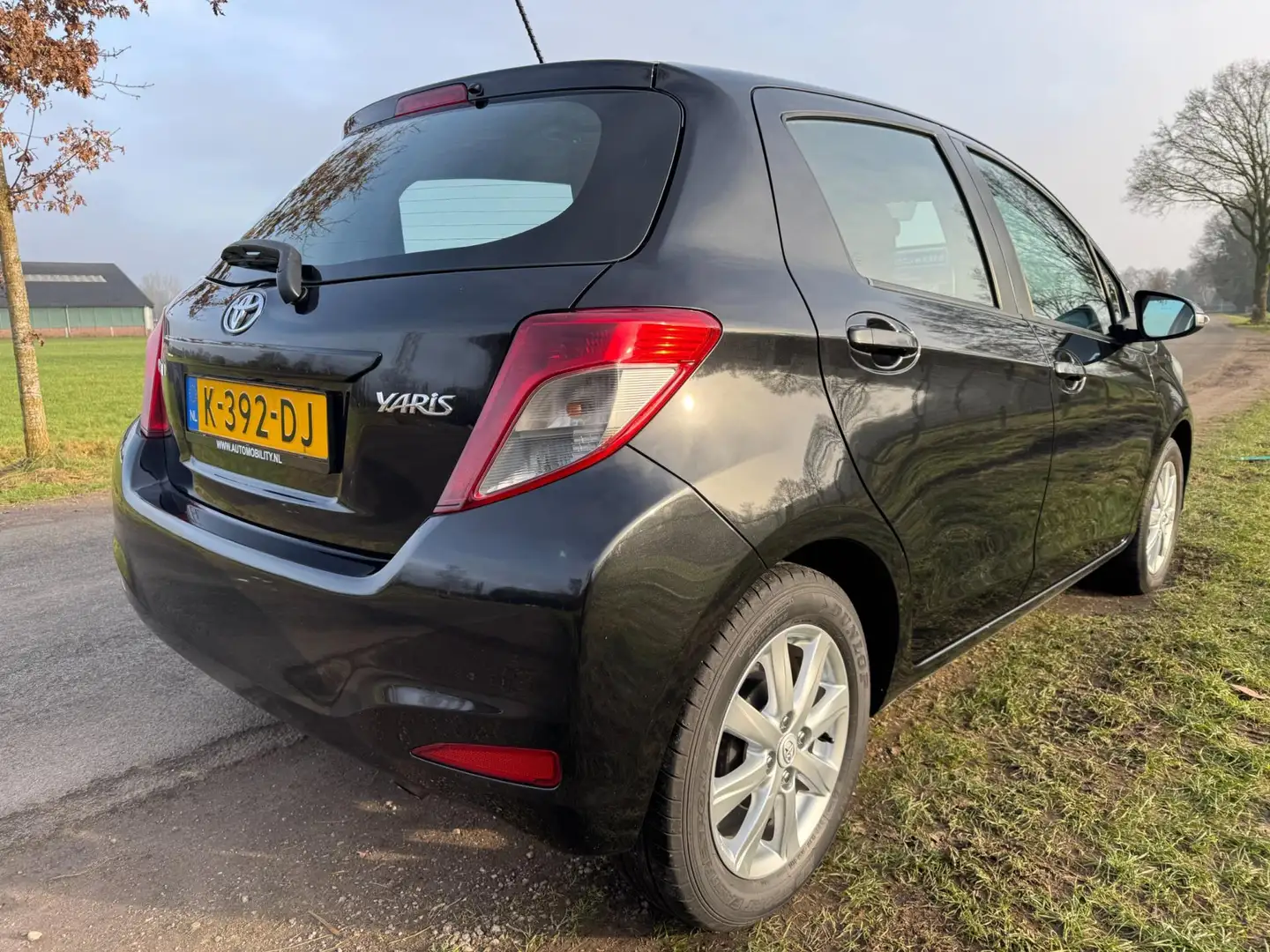 Toyota Yaris 1.3 VVT-i Now Top 5 editie top onderhouden met air Noir - 2