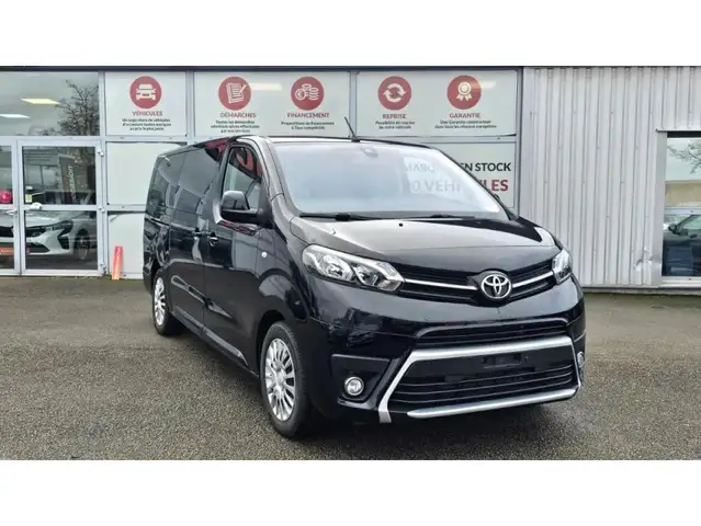 Toyota Long Dynamic 177cv 2.0 D-4D BVA 8places TVA RECUPERABLE PAS DE MALUS