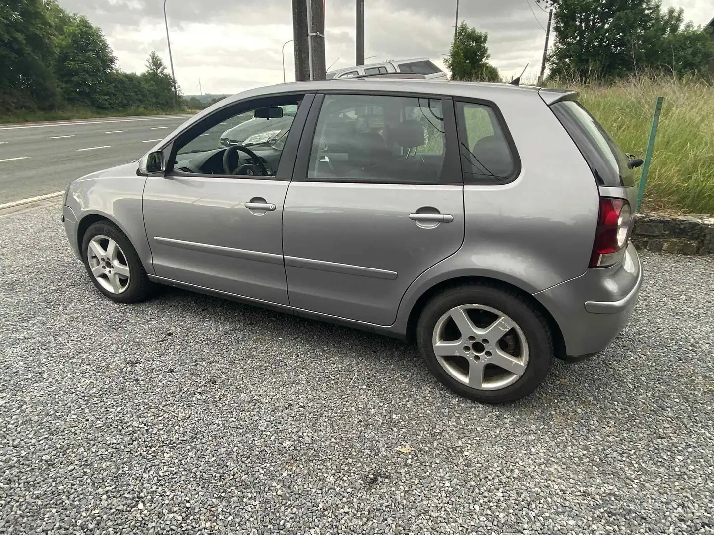 Volkswagen Polo Polo TDI 80 Confortline Plateado - 1