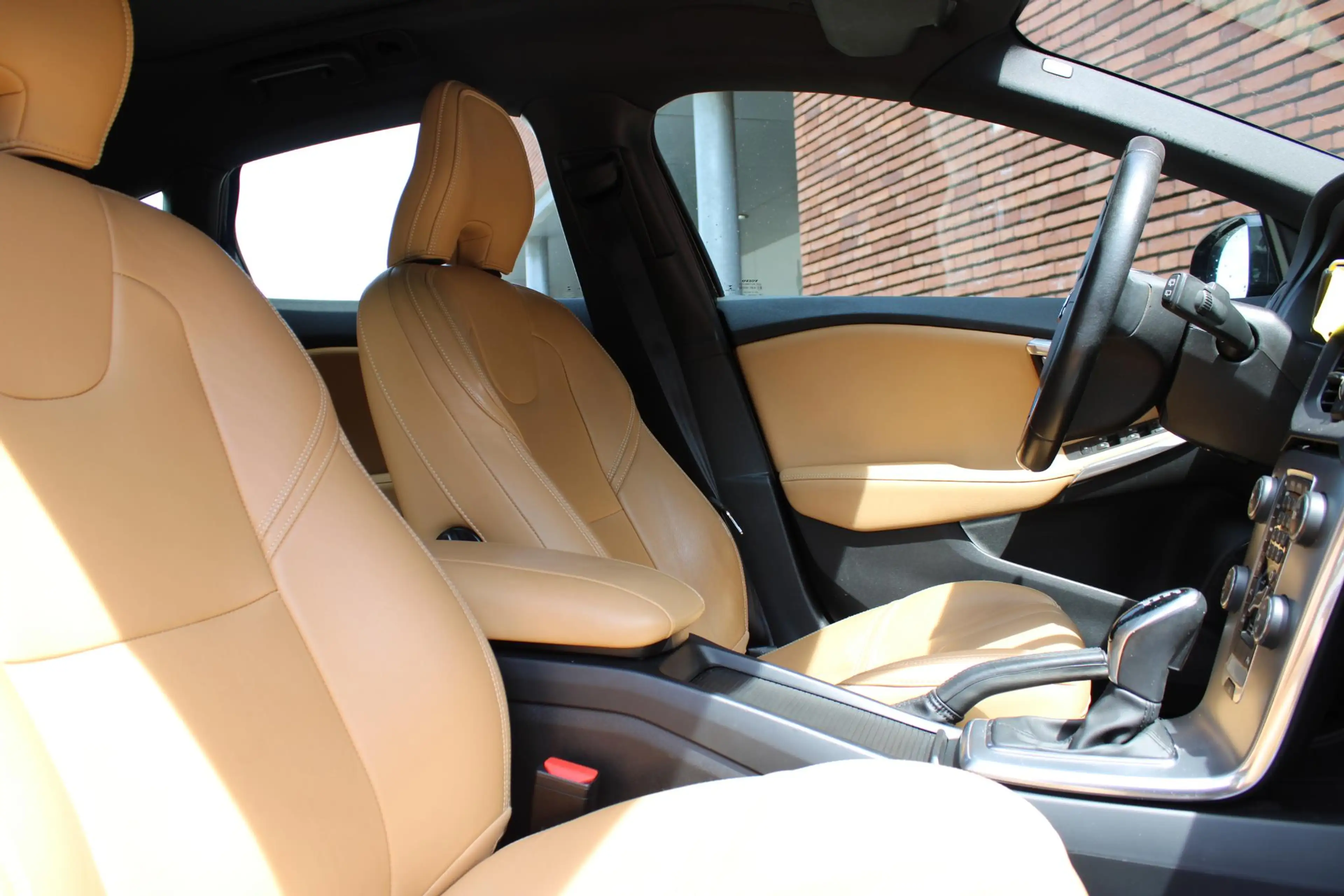 Volvo V40 Cross Country 1.5 T3 Nordic+ | Panoramadak | Elektrisch verstelb — photo 3