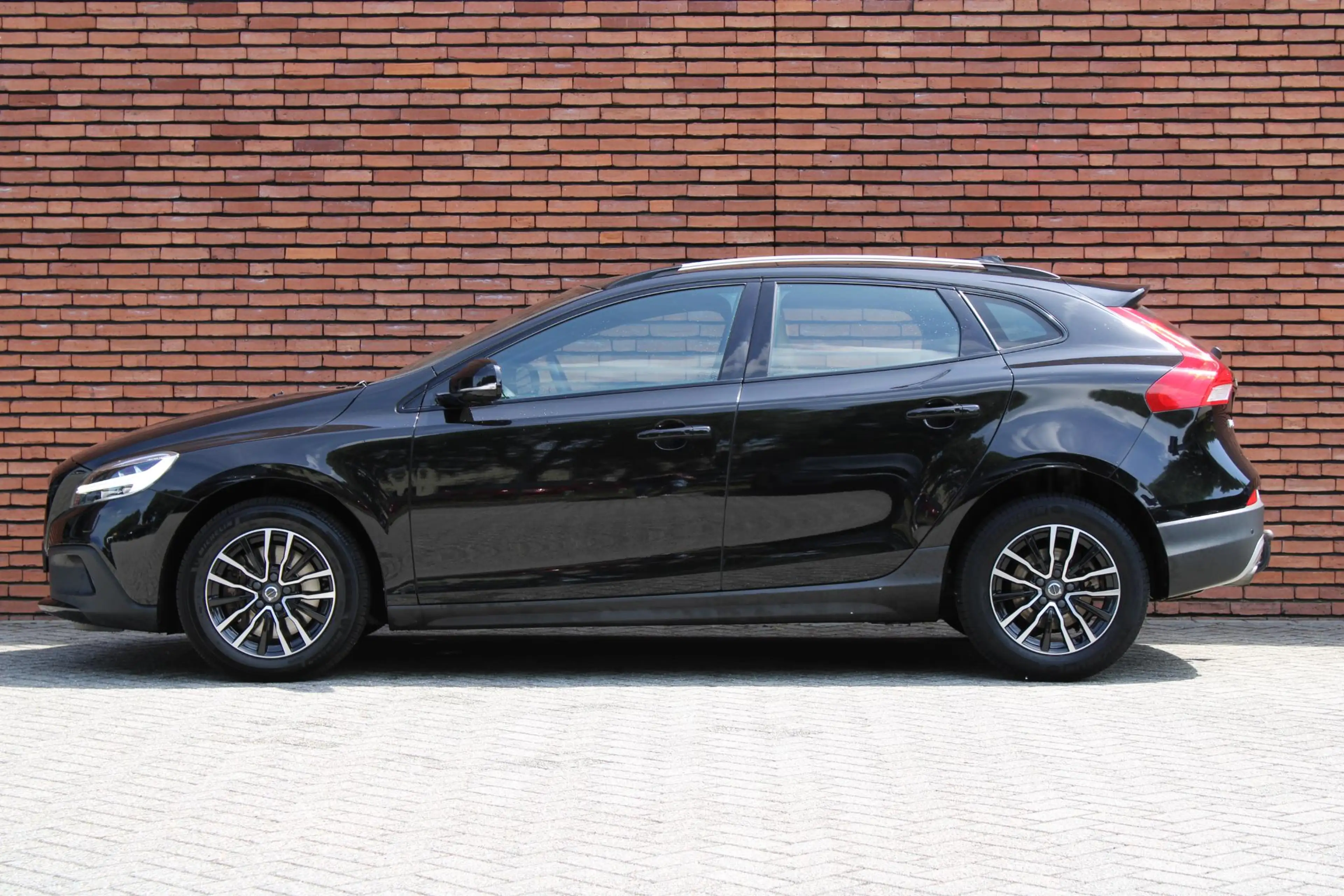 Volvo V40 Cross Country 1.5 T3 Nordic+ | Panoramadak | Elektrisch verstelb — photo 9