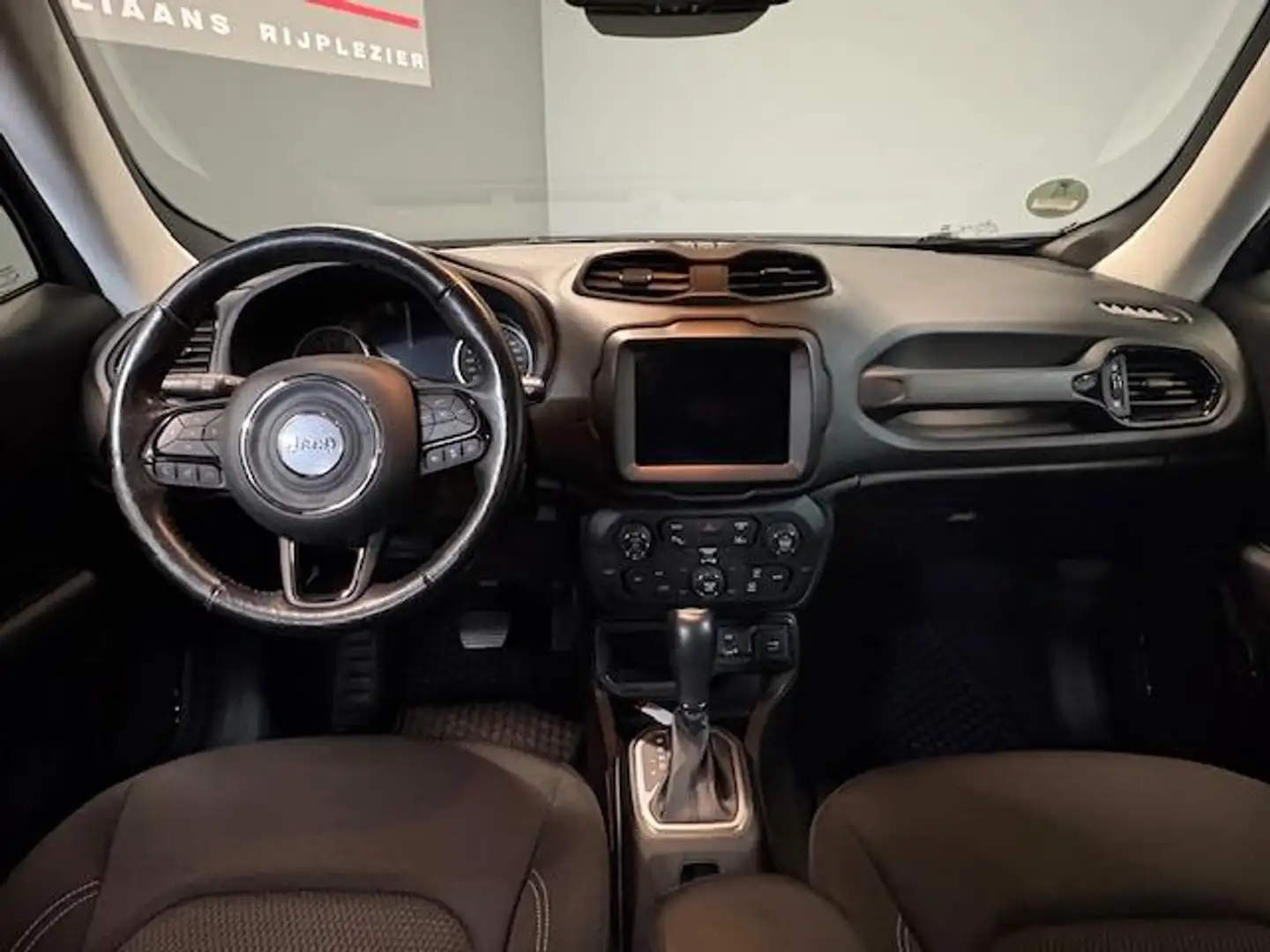 Jeep Renegade 1.3T DDCT S 150pk Automaat 19Inch l.m. velgen, dod Grijs - 2