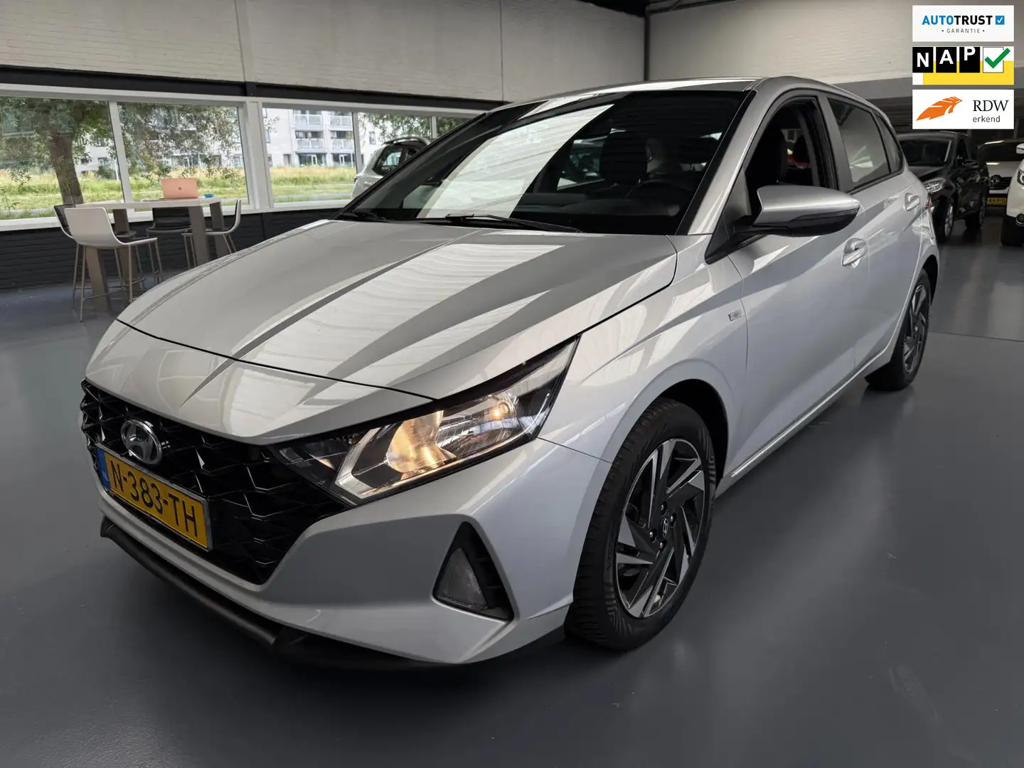 Hyundai i20 1.0 T-GDI Comfort |Camera|ACC|Lane assist| Grijs - 1