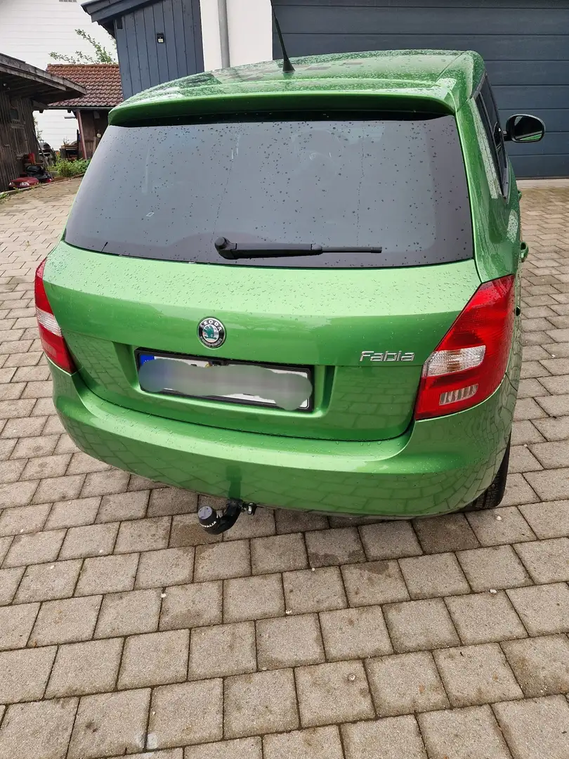 Skoda Fabia 1.2 TSI FAMILY Grün - 2