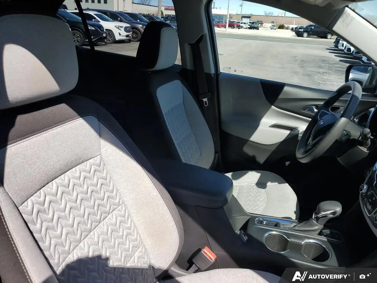Chevrolet Equinox снимка Chevrolet Equinox