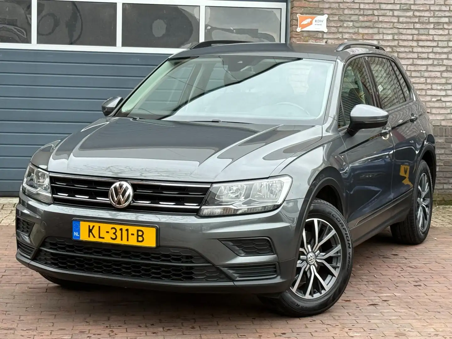 Volkswagen Tiguan 1.4 TSI Trendline|Airco|Navi. Grau - 2