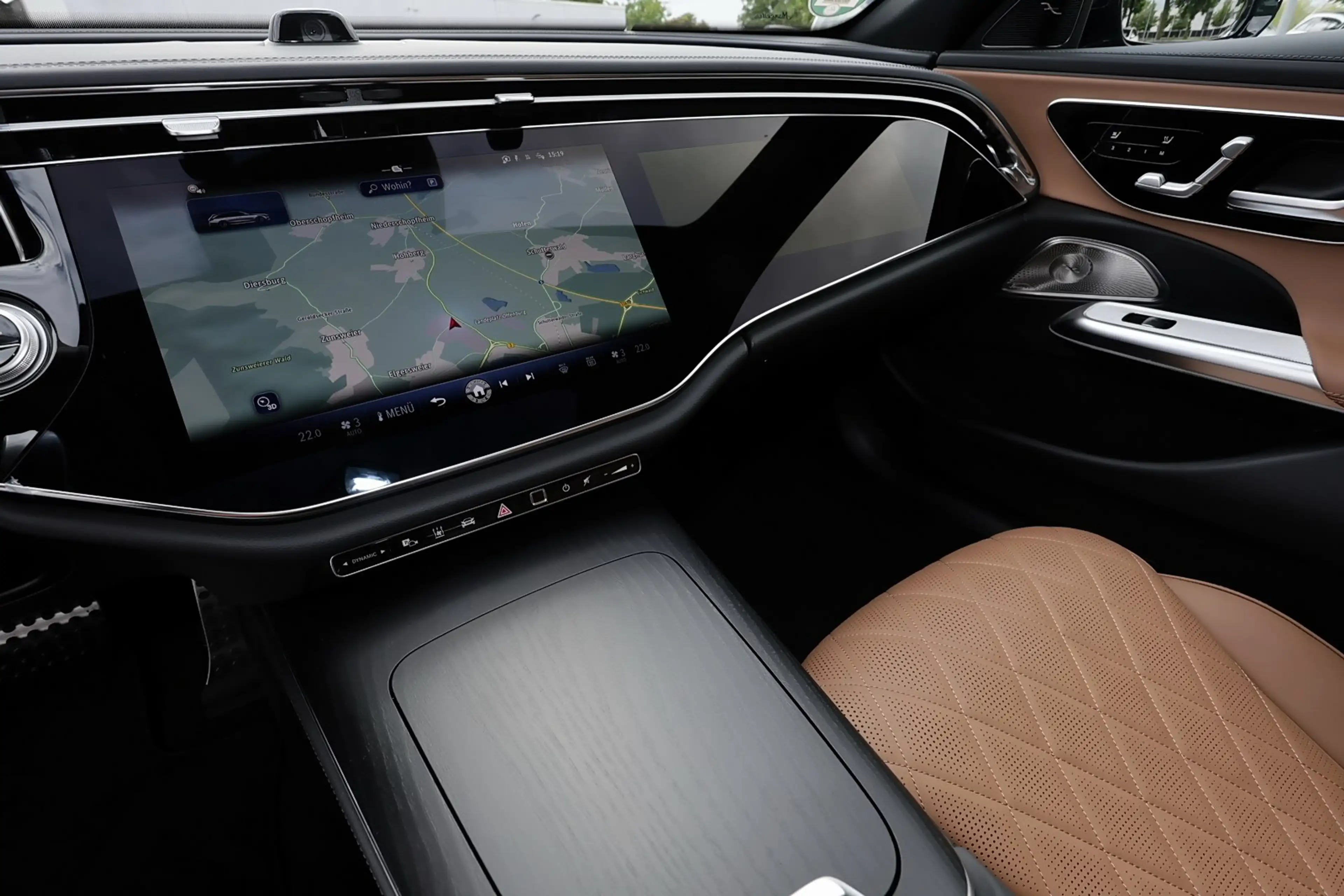 Mercedes-Benz E 450 d 4M T AMG MBUX+DIG-LED+360°+Pano+AHK+SHZ — photo 10